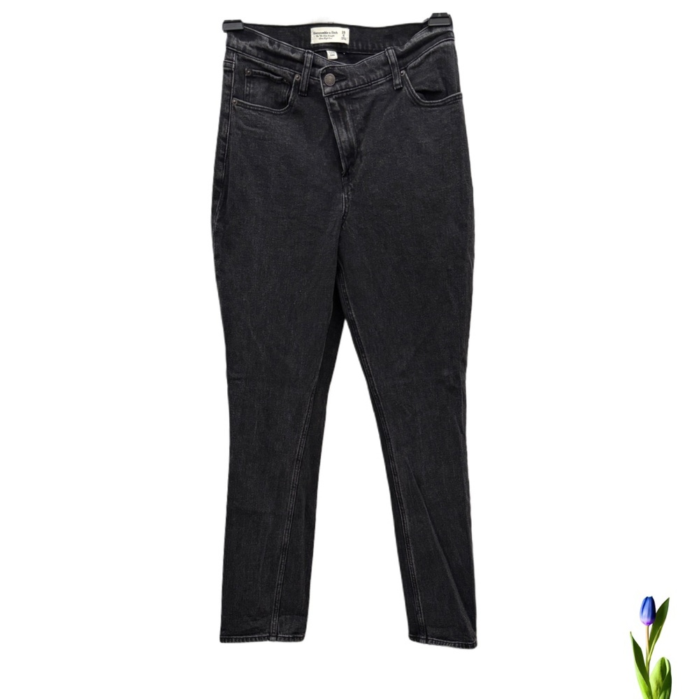 Abercrombie and Fitch The 90s Slim Straight UltraHigh Rise Jeans Size 28 Black